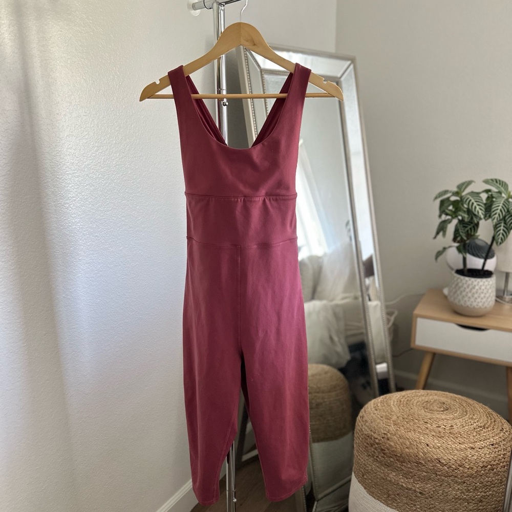 Alo Yoga Onsie Burberry